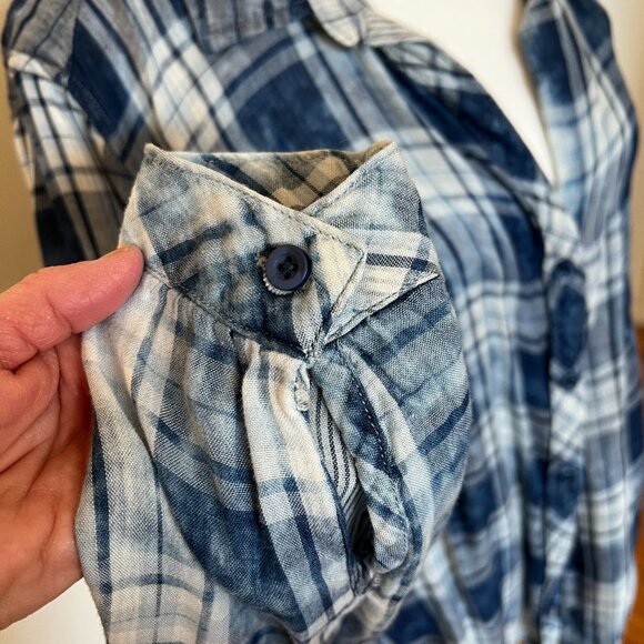 Anthropologie Cloth & Stone Plaid Button down, cloud wash top - Size Medium - Picture 7 of 12